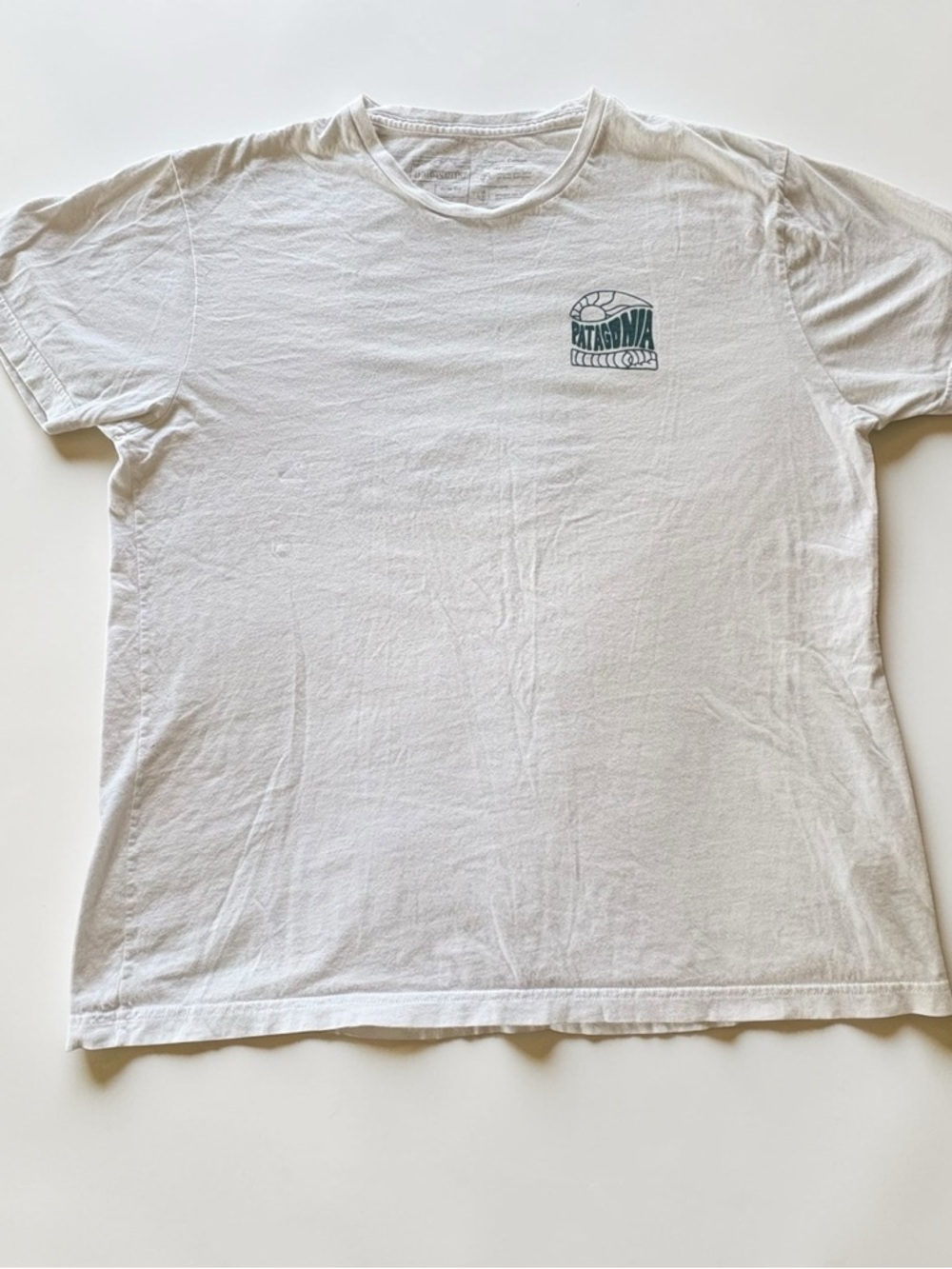 Patagonia Cosmic Peaks Mens Large White Short Sleeve T Shirt Casual Slim Fit - Picture 2 of 10